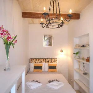 https://charming-house-in-the-heart-of-valletta-cpac1-3.hotelssaintjulians.com